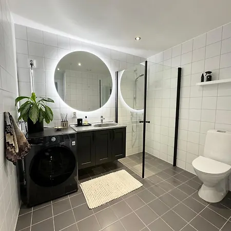 Spacious & Modern - - - Sea View Apartmán *