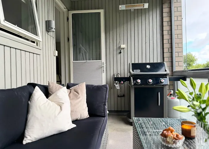 Spacious & Modern - - - Sea View 아파트 *